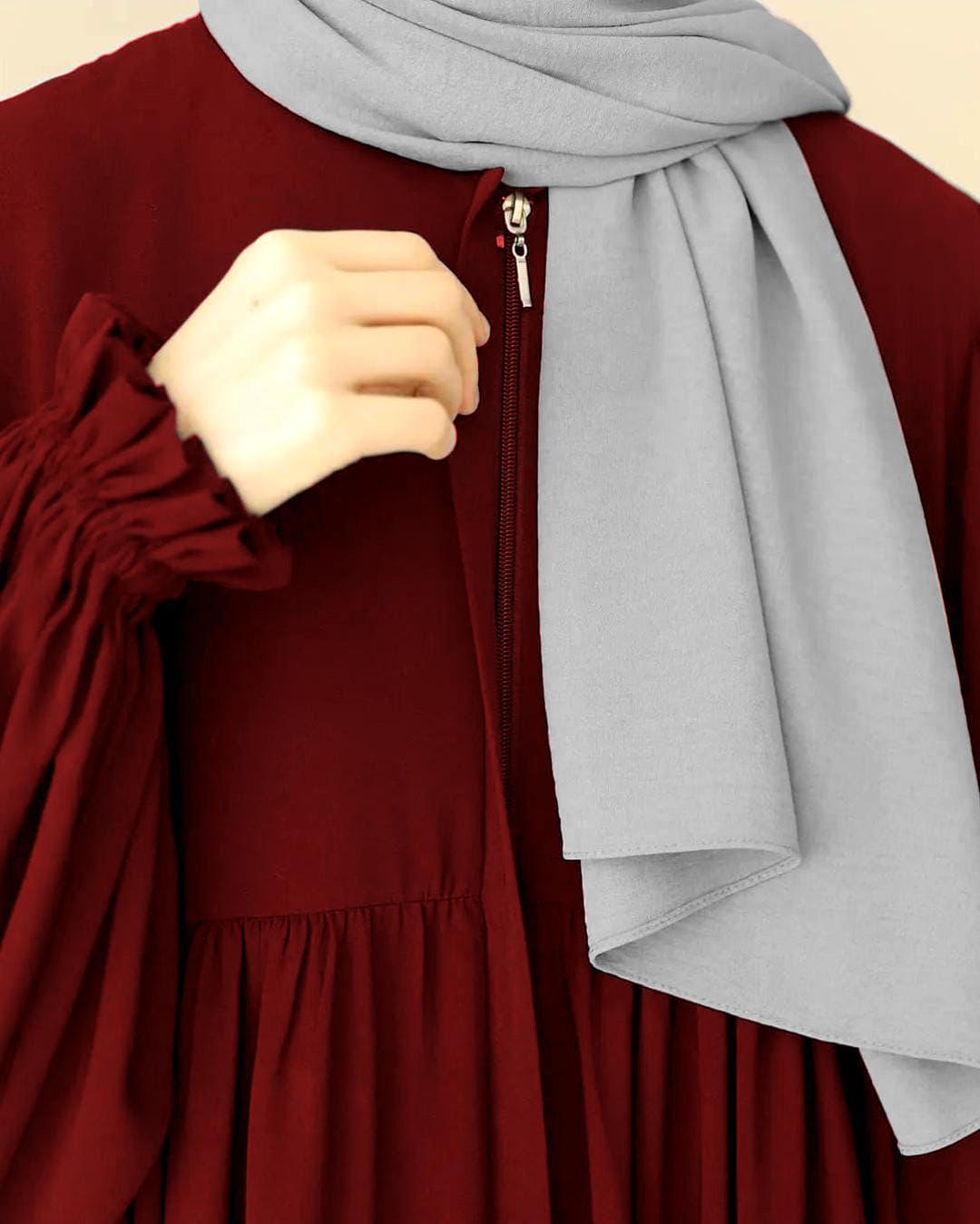 Maroon Georgette Textured Abaya with Stoller | Riwayah